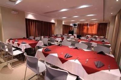 фото отеля Court Meridian Hotel & Suites Olongapo City