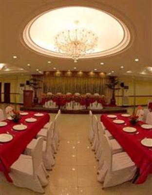 фото отеля Diplomat Hotel Cebu City