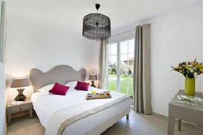 фото отеля Clos Savornin Villa Saint-Saturnin-les-Apt