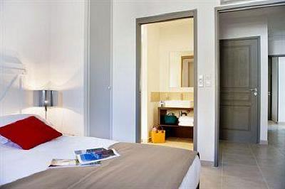 фото отеля Clos Savornin Villa Saint-Saturnin-les-Apt