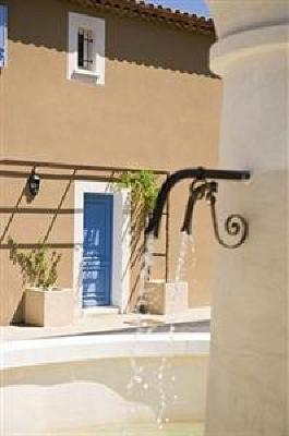 фото отеля Clos Savornin Villa Saint-Saturnin-les-Apt
