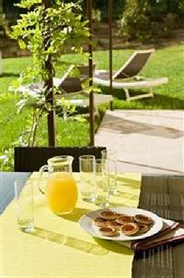 фото отеля Clos Savornin Villa Saint-Saturnin-les-Apt