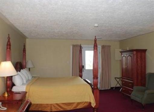 фото отеля Quality Inn Temiskaming Shores