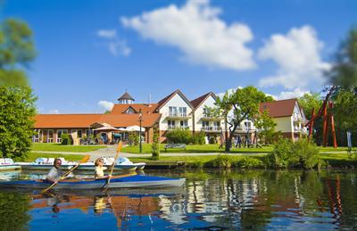 фото отеля Hotel Am Medemufer