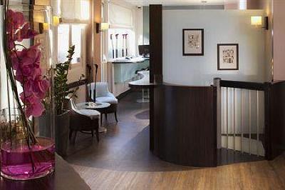 фото отеля Kyriad Paris Clichy Centre
