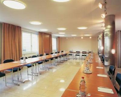 фото отеля Cornavin Hotel Geneva