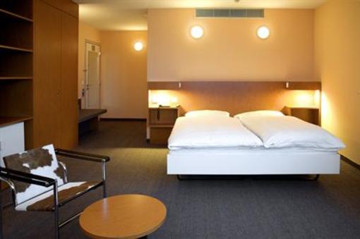 фото отеля Cornavin Hotel Geneva