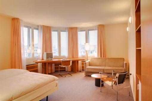 фото отеля Cornavin Hotel Geneva