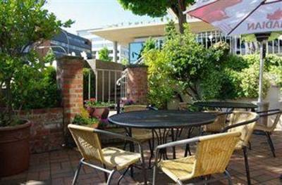 фото отеля Executive House Hotel