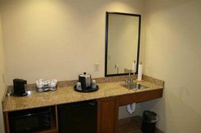 фото отеля Hampton Inn & Suites Warren (Pennsylvania)