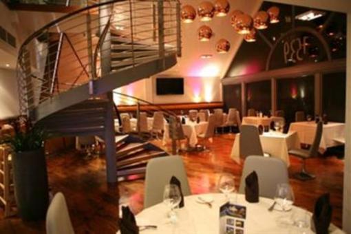 фото отеля Holiday Inn Express Chester-Racecourse