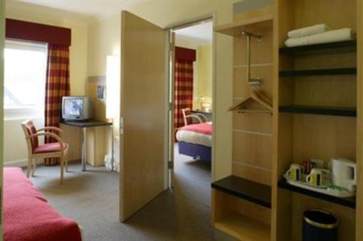 фото отеля Holiday Inn Express Chester-Racecourse