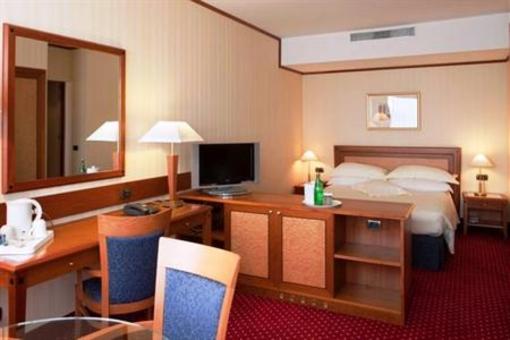 фото отеля Crowne Plaza Milan Linate Hotel San Donato Milanese