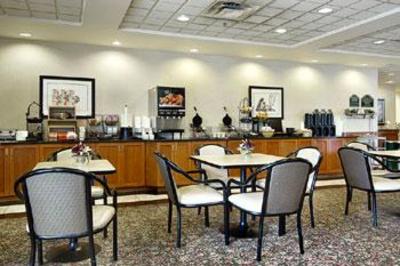 фото отеля Wingate by Wyndham Edmonton West