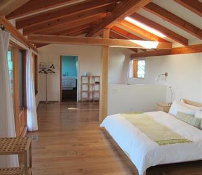 фото отеля Myra Canyon Ranch B&B