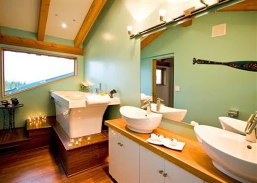 фото отеля Myra Canyon Ranch B&B