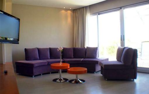 фото отеля Hotel Plaza Belgrano Colon