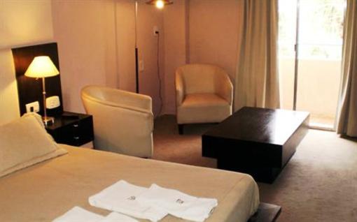 фото отеля Hotel Plaza Belgrano Colon