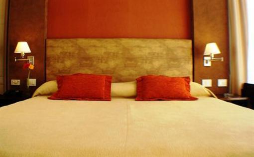 фото отеля Hotel Plaza Belgrano Colon