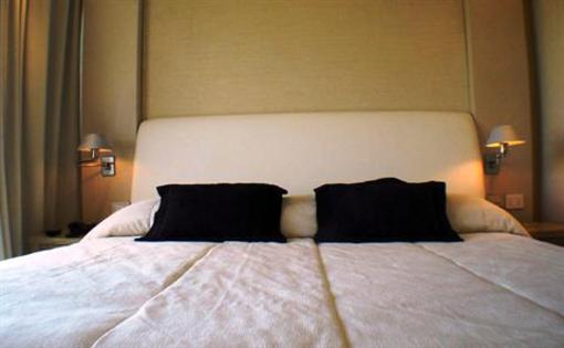 фото отеля Hotel Plaza Belgrano Colon