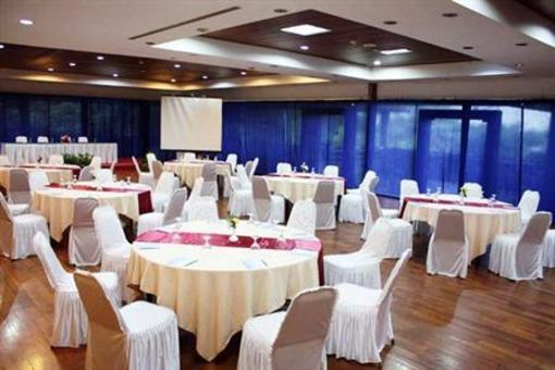 фото отеля Bungalow Padang Golf Modern