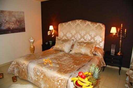 фото отеля Amalias Hotel