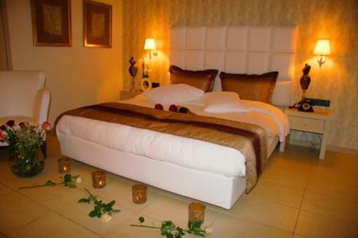фото отеля Amalias Hotel