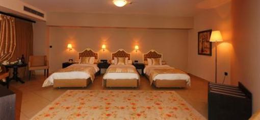 фото отеля Amalias Hotel