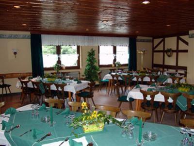 фото отеля Gasthof Zum Adler