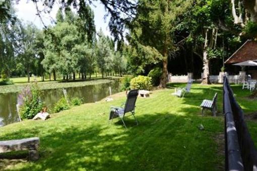 фото отеля Le Saint Jacques Cloyes-sur-le-Loir