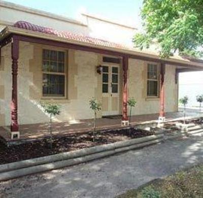 фото отеля Greenock's Old Telegraph Station Bed & Breakfast