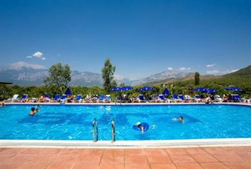 фото отеля Larissa Blue Resort