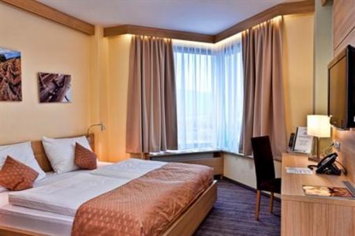 фото отеля Alexandra Hotel