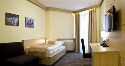фото отеля Alexandra Hotel