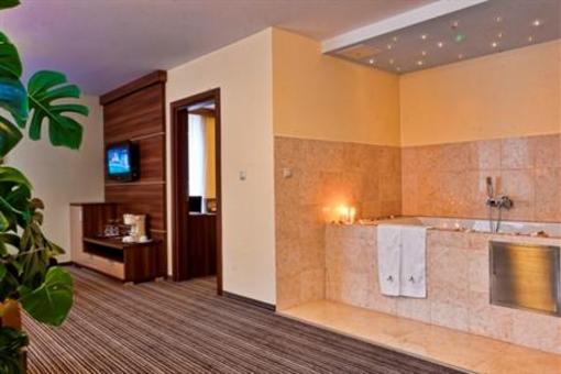 фото отеля Alexandra Hotel