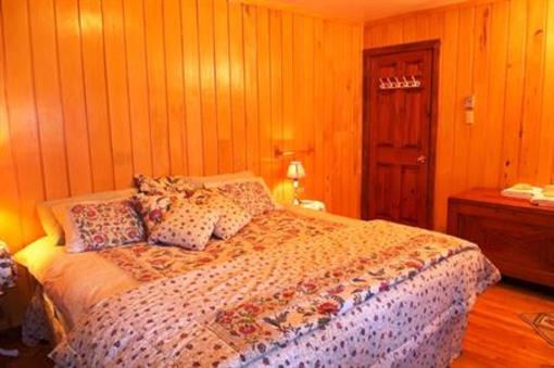 фото отеля Village d'accueil des Hautes-Laurentides Hotel Kiamika