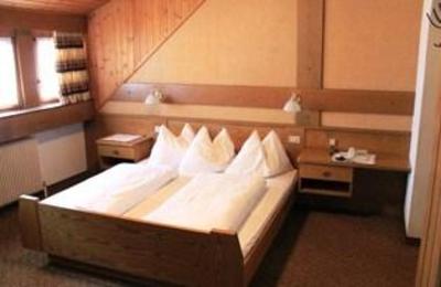 фото отеля Hotel Gasthof Zur Linde Muhlbach