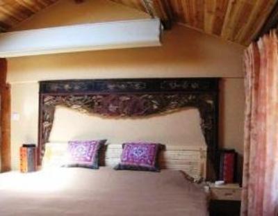 фото отеля Lijiang Shu He Shangshanruoshui Inn