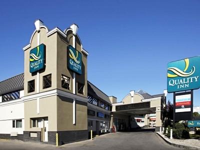 фото отеля Quality Inn University Calgary