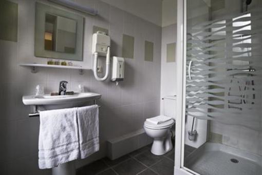 фото отеля Auberge De La Vallee Des Peintres Hotel Carolles
