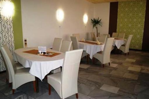 фото отеля Sport Hotel Tatabanya