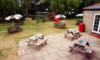 фото отеля Sturdy's Castle Inn Tackley