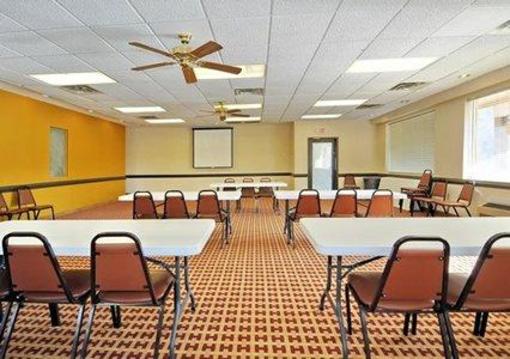фото отеля Econo Lodge Salisbury