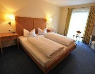 фото отеля Hotel Chiemgau Linde