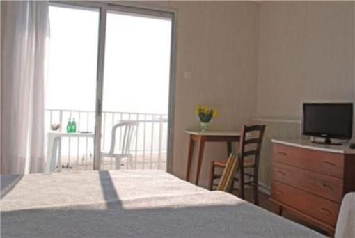 фото отеля Hotel Les Embruns Royan