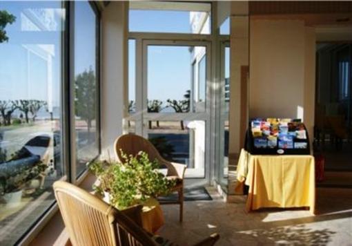 фото отеля Hotel Les Embruns Royan