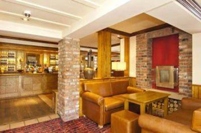 фото отеля Premier Inn Huddersfield Central
