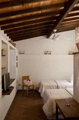 фото отеля Teresita Bed & Breakfast Adrogue