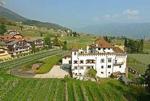 фото отеля Schloss Paschbach Hotel Eppan an der Weinstrasse