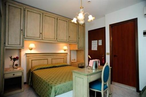 фото отеля Hotel Oasi Lignano Sabbiadoro